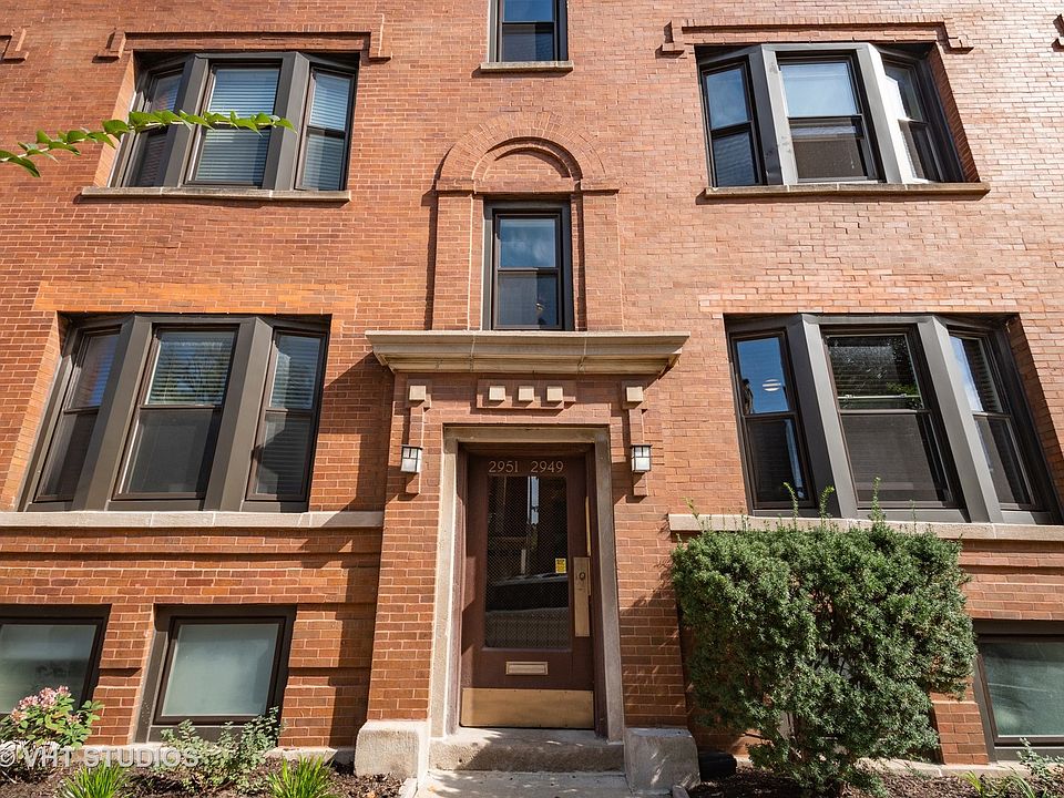 1st image of 2949 N Sheffield Ave #27