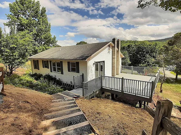 130 Pleasant Street, Cavendish, VT 05142