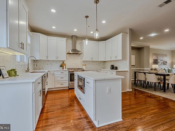 4th image of 8816 Hunting Lodge Ct