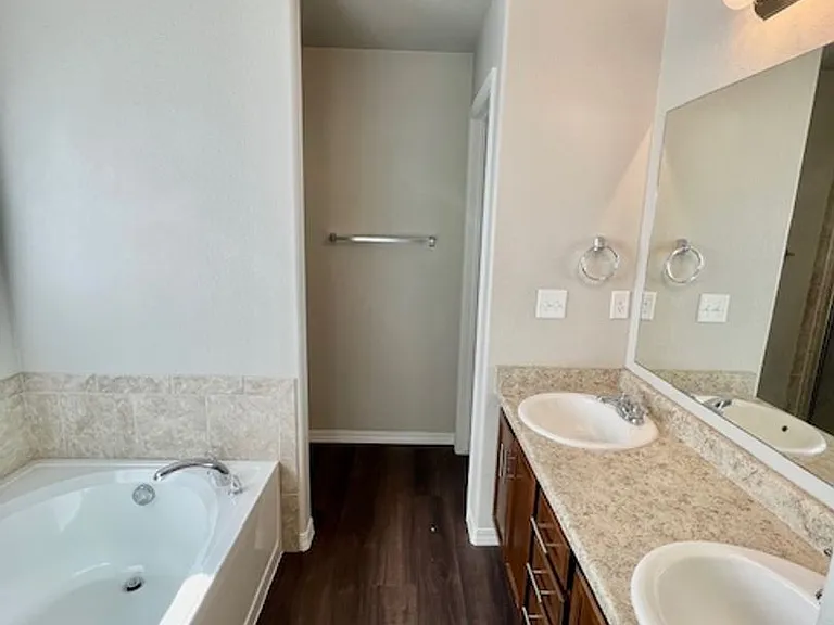 7146 Honeycomb Dr — Photo 9