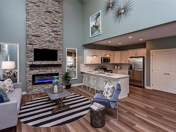3rd image of 501 S Quartz Way
