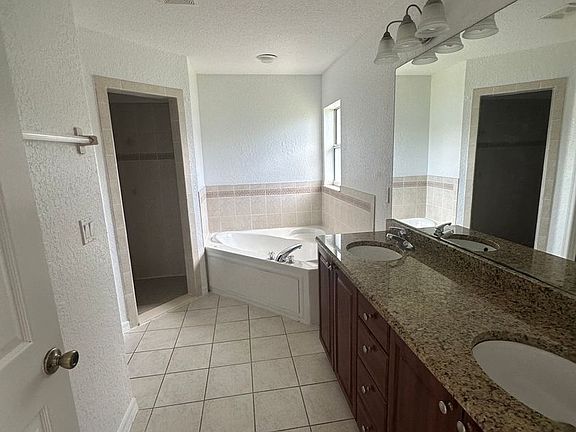 5th image of 7146 SW 134th St