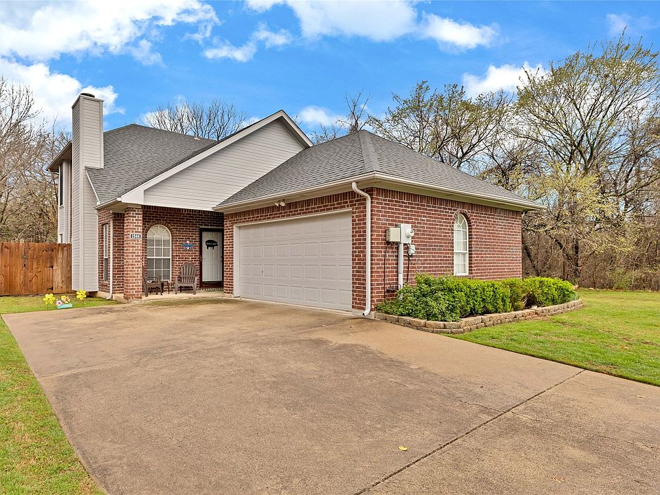 1st image of 1944 Hobart Ln