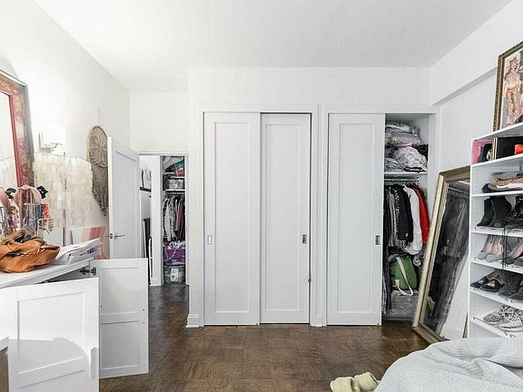 4th image of 235 W 22nd St APT 1D