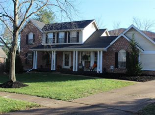 348 Fox Den Dr, Ballwin, MO 63021