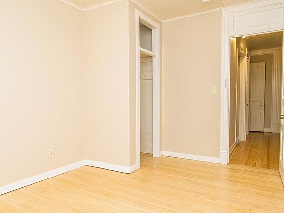 5th image of 10-12 S 16th Ave E