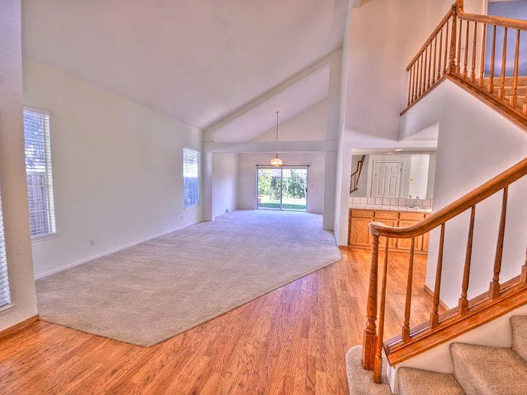 201 Yarborough Ln — Photo 7
