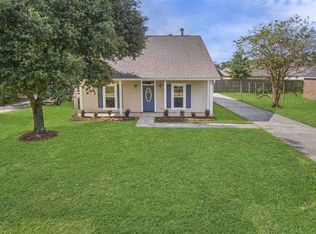 7648 Elmwood Dr, Denham Springs, LA 70706