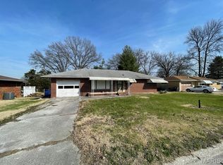 5205 Wickway Dr, Alton, IL 62002