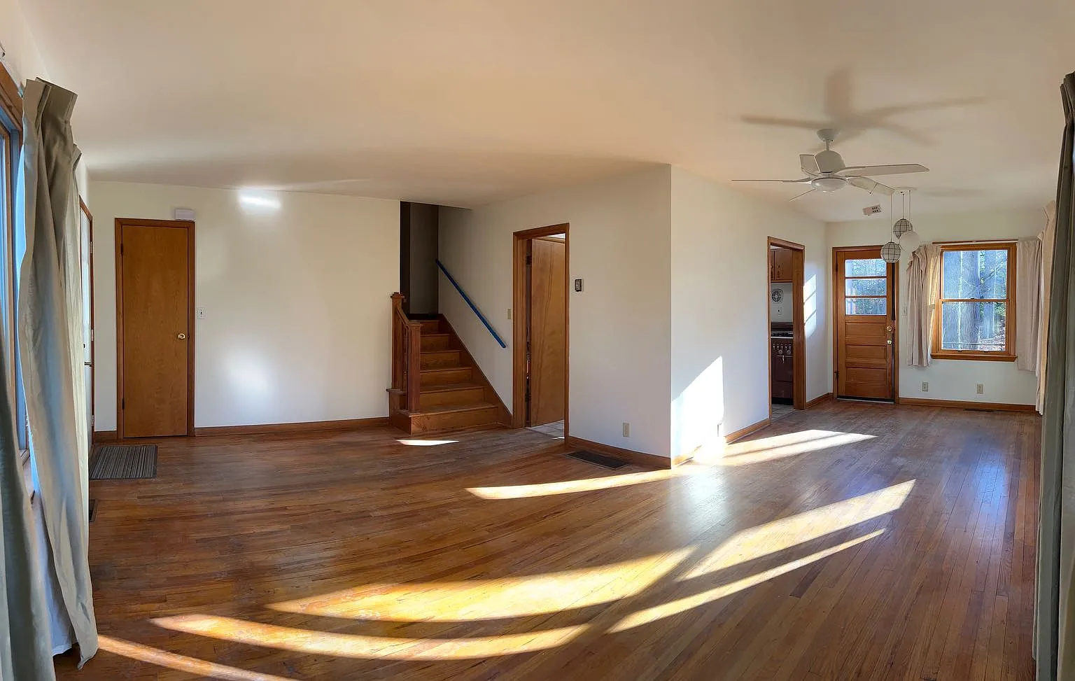 1119 Longwood — Photo 2