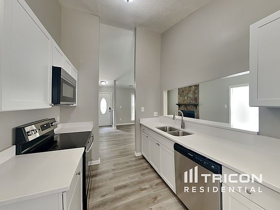 5th image of 9105 Saint Michaels Ln