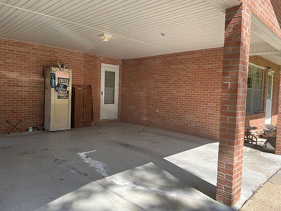 3rd image of 118 Sherwood Dr