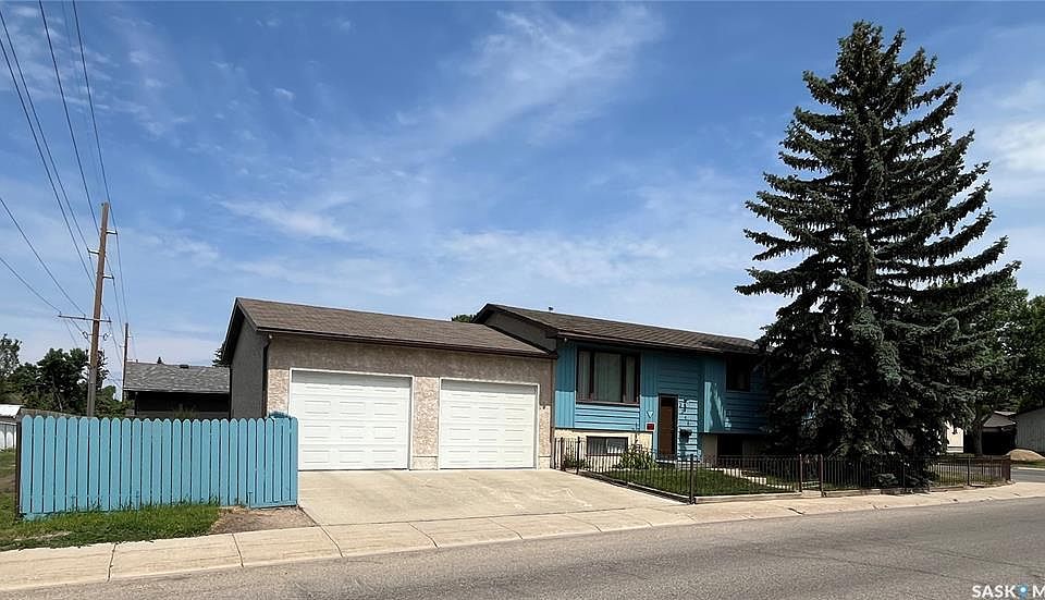 1st image of 2346 7th Ave E