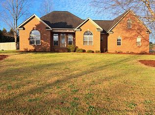 504 Avery St, Deatsville, AL 36022