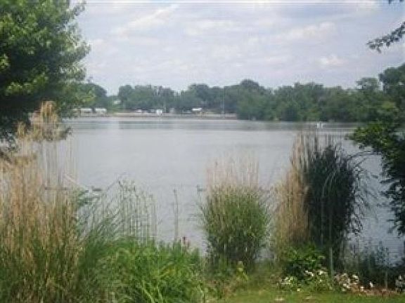 4th image of 871 Halcyon Dr