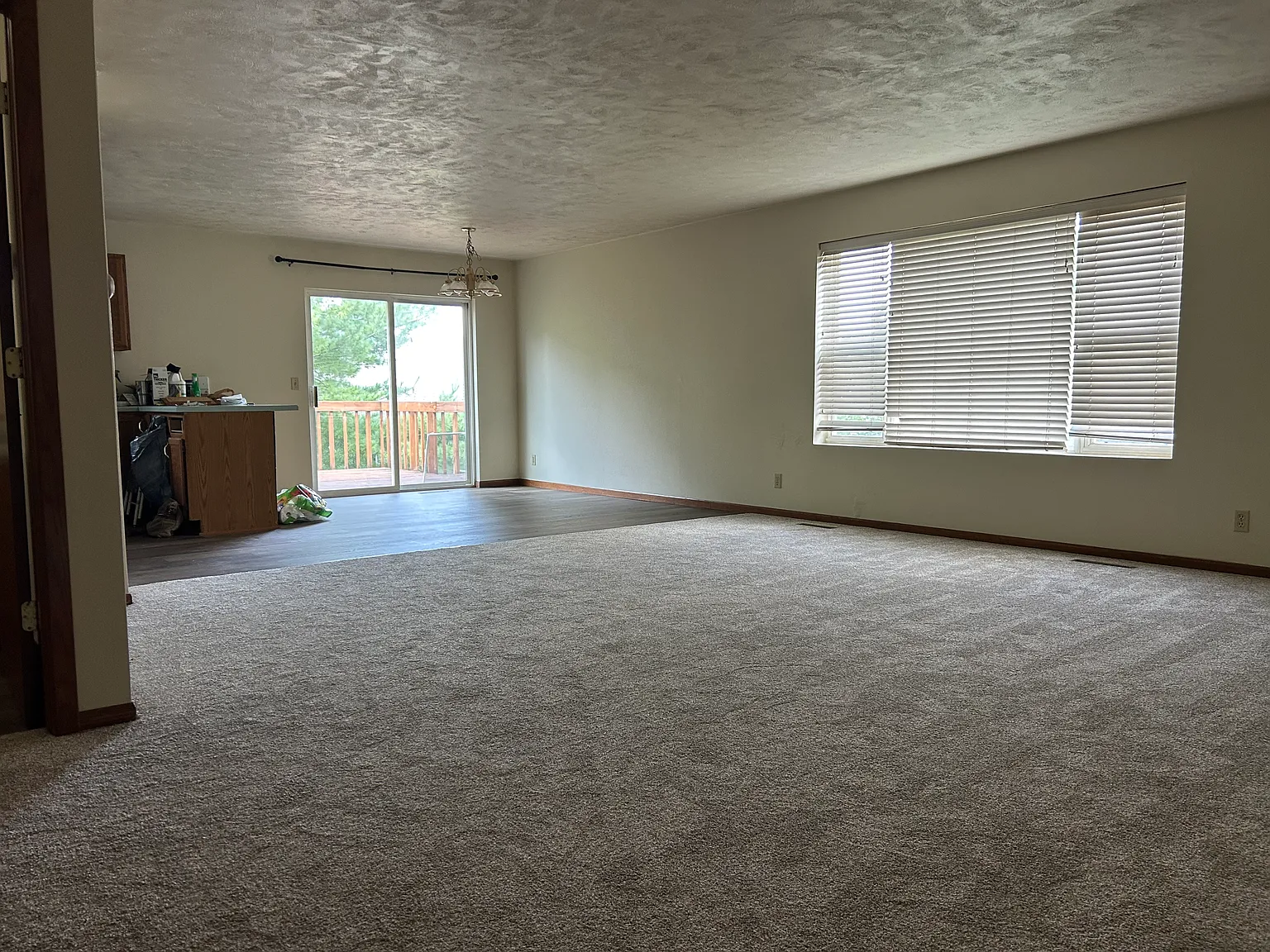 3 bed, 1.5 bath, 1100 sqft, $1,500 — Photo 2