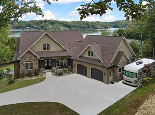 110 Blue Herron Dr, Lenoir City, TN 37772