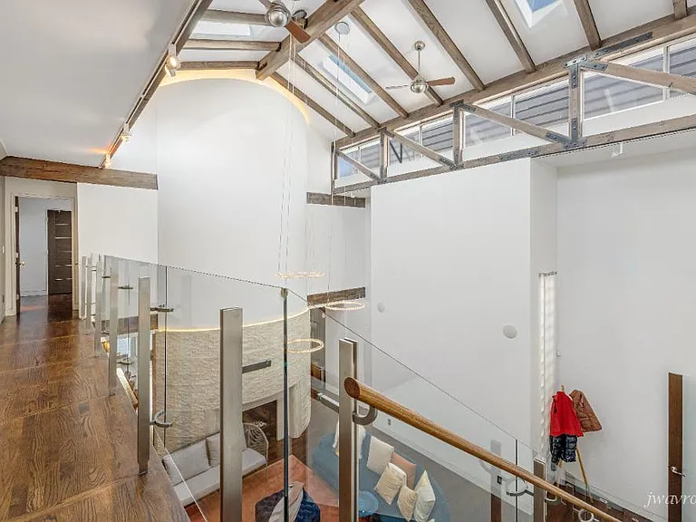 451 Eureka St — Photo 36