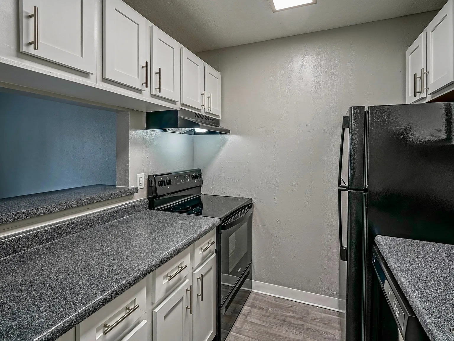 Sungate — Photo 1