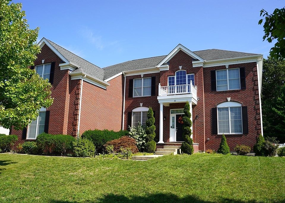 1st image of 36 Lexington Dr