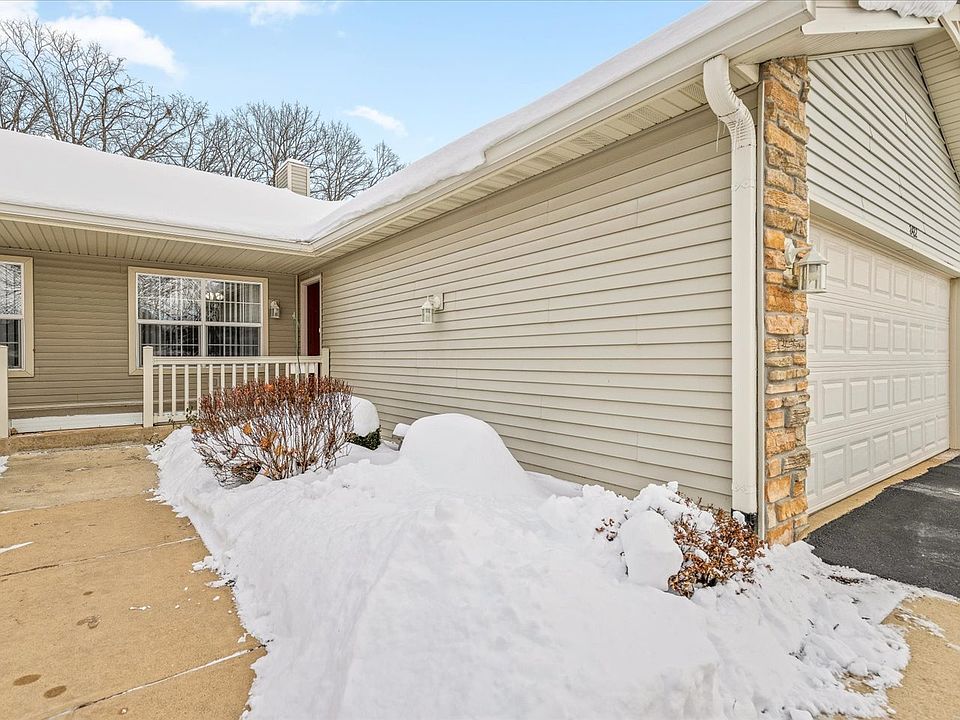 2nd image of 2422 Arnold Ave #0