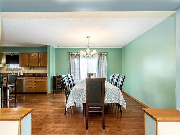 5th image of 5627 Newington Dr