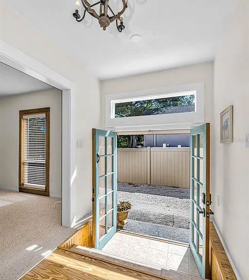 525 Bay St — Photo 2