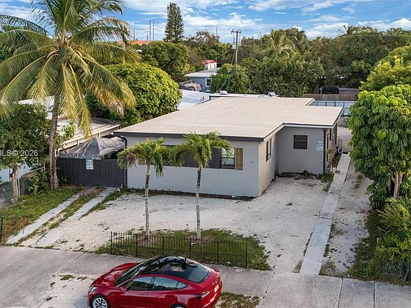 2nd image of 740 NW 135th St