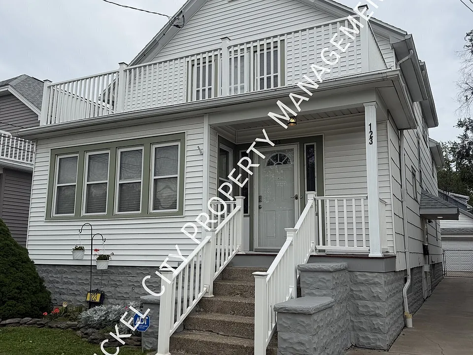 123 Springville Ave #1
