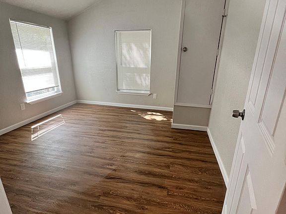 3rd image of 616 NE 6th Ave