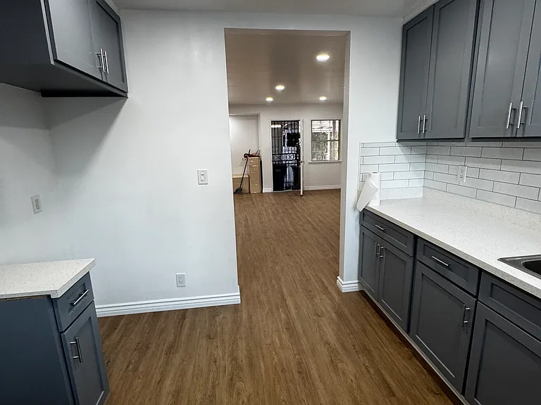 9009 Bascom St — Photo 12