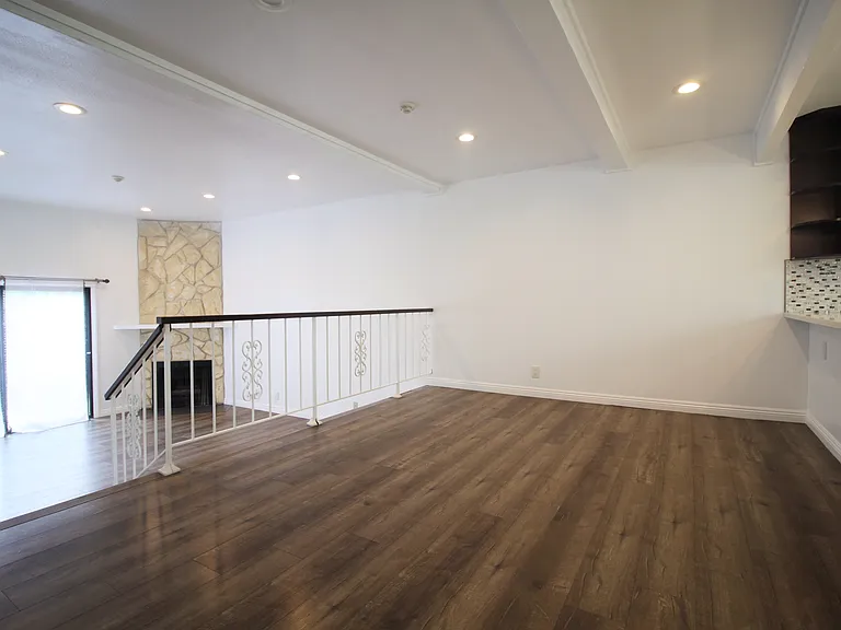 1832 Rockefeller Ln #8 — Photo 27