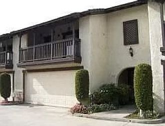 Front view of 1122 Strawberry Lane Townhome