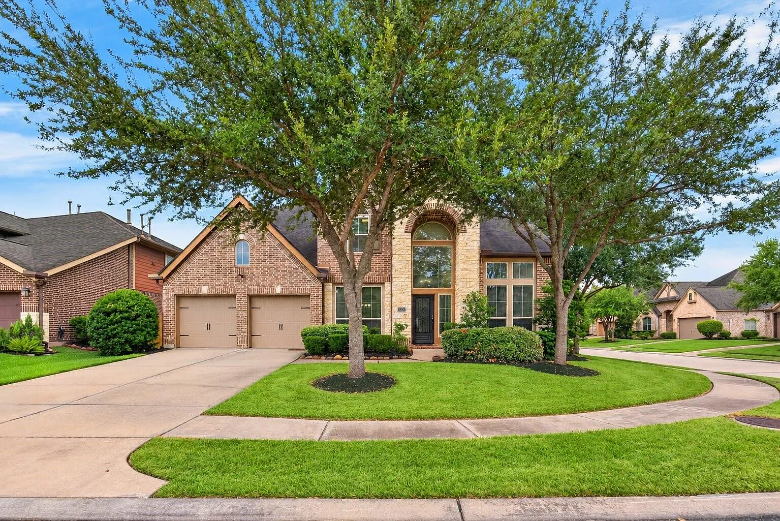 5 bed, 4.0 bath, 3480 sqft, $3,600 — Photo 1