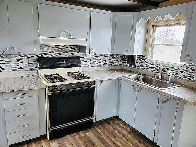 1st image of 2400 W Carroll Ave