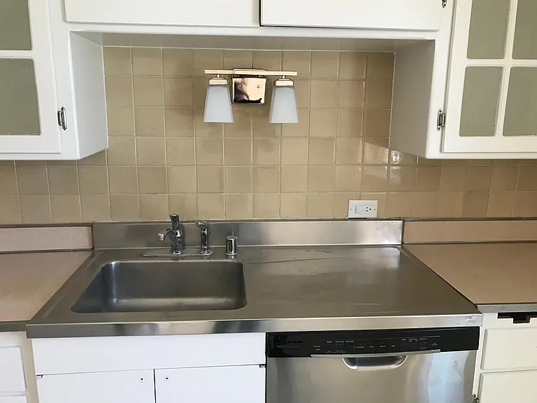 Kitchen Full Sink View