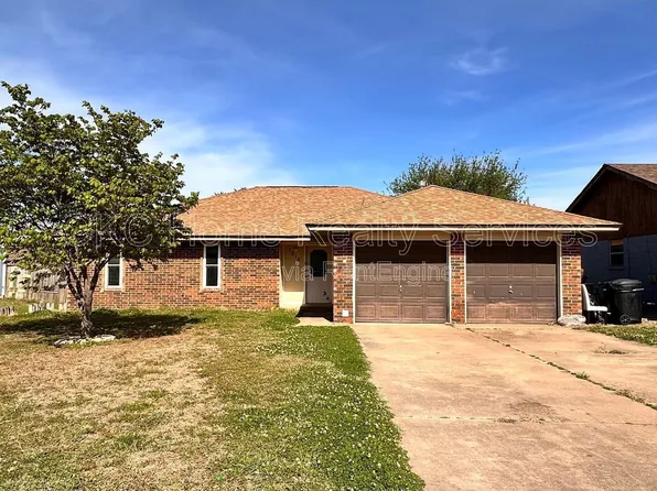 1210 Glenwood Dr, Moore, OK 73160