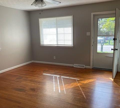 2nd image of 117 Hillcrest Dr