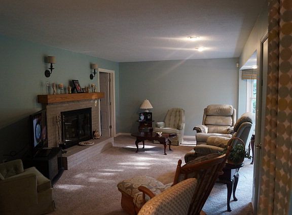 3rd image of 855 Laura Dr