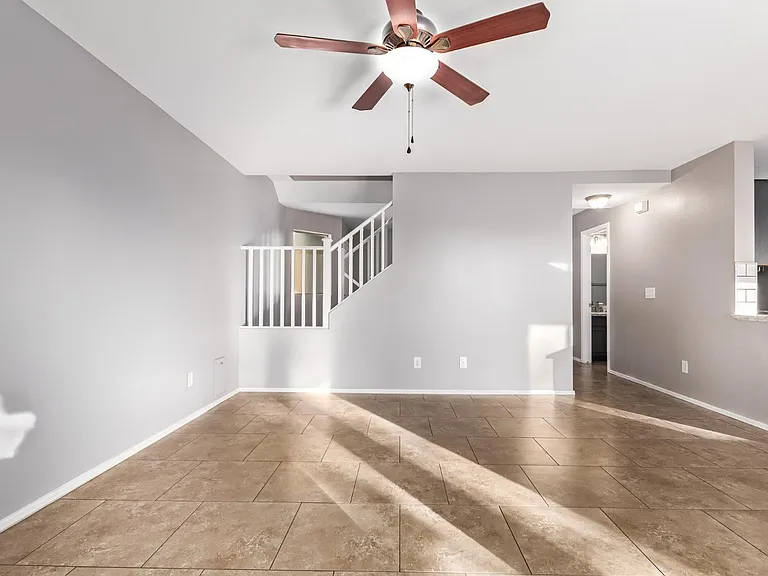1368 S 232nd Ave — Photo 15