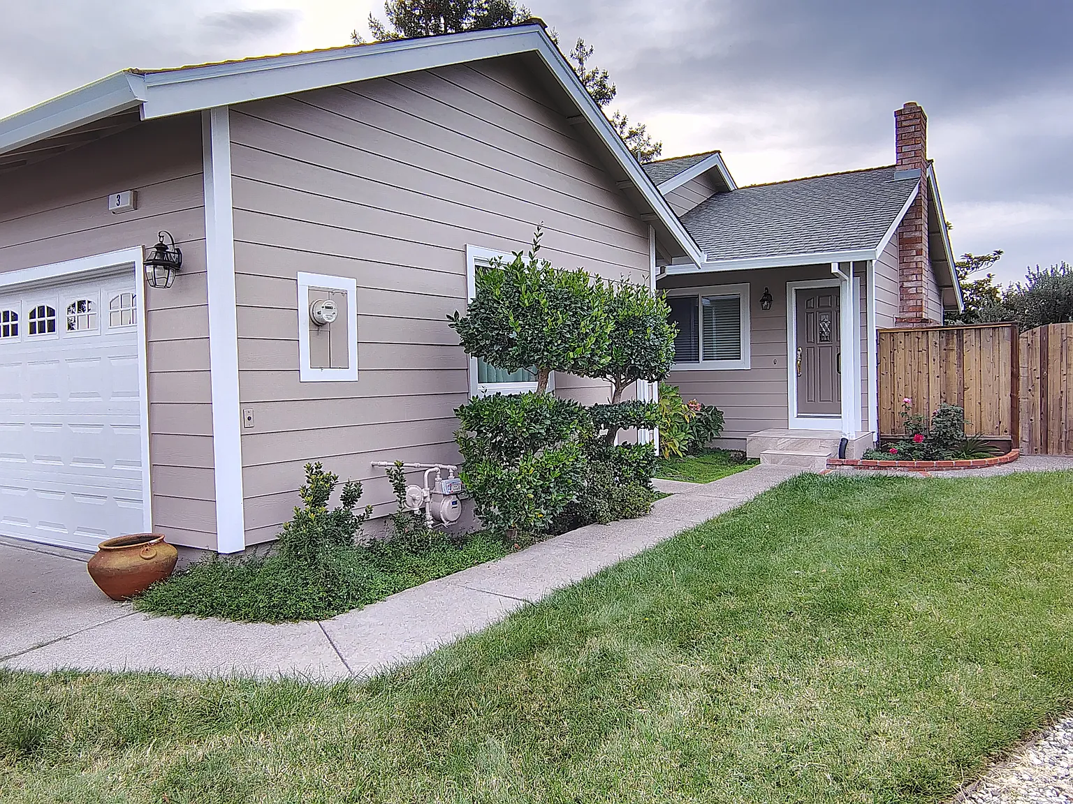 2 bed, 950 sqft, $3,350 — Photo 1