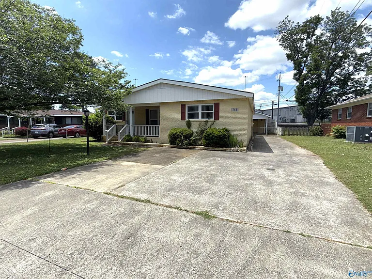 743 W Arbor Dr NW — Photo 1