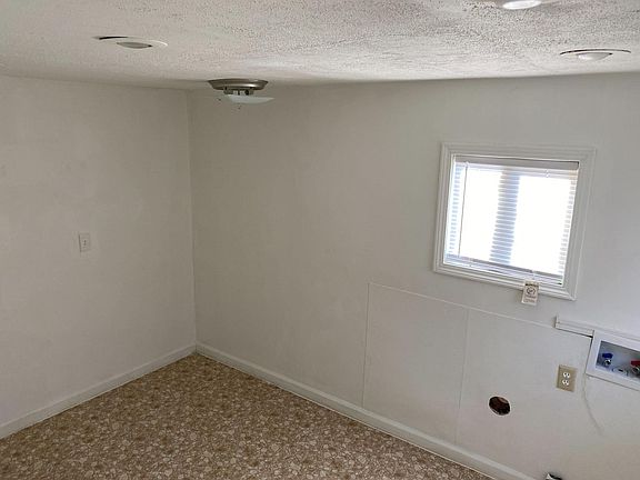 5th image of 3223 Bristol Ave