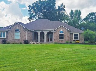 4297 Oak Tree Ct, Fenton, MI 48430