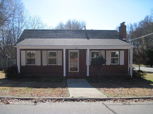 1st image of 1119 Woodleigh Cres