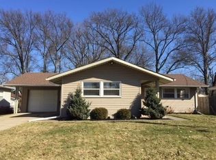 1406 Fairlane Dr, Valparaiso, IN 46383