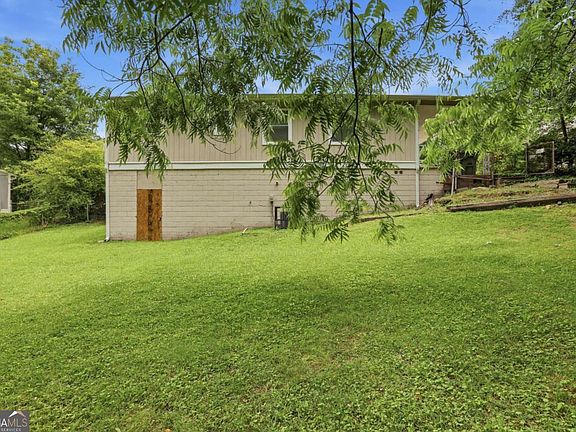4th image of 3809 Clovis Ct NW