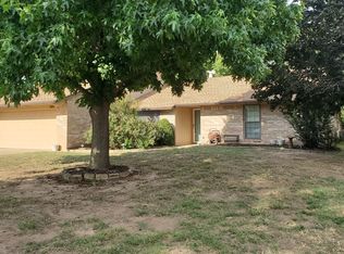 2913 Candlestick Ln, Enid, OK 73703