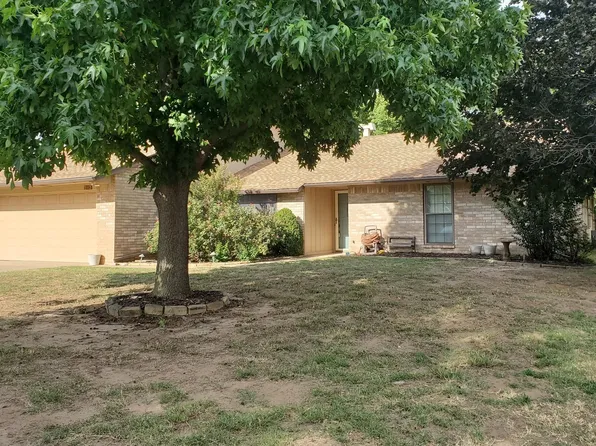 2913 Candlestick Ln, Enid, OK 73703