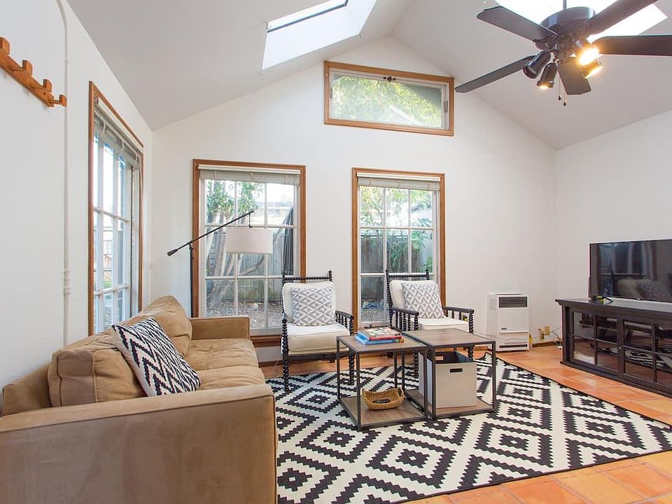 Bright & airy with soaring ceilings